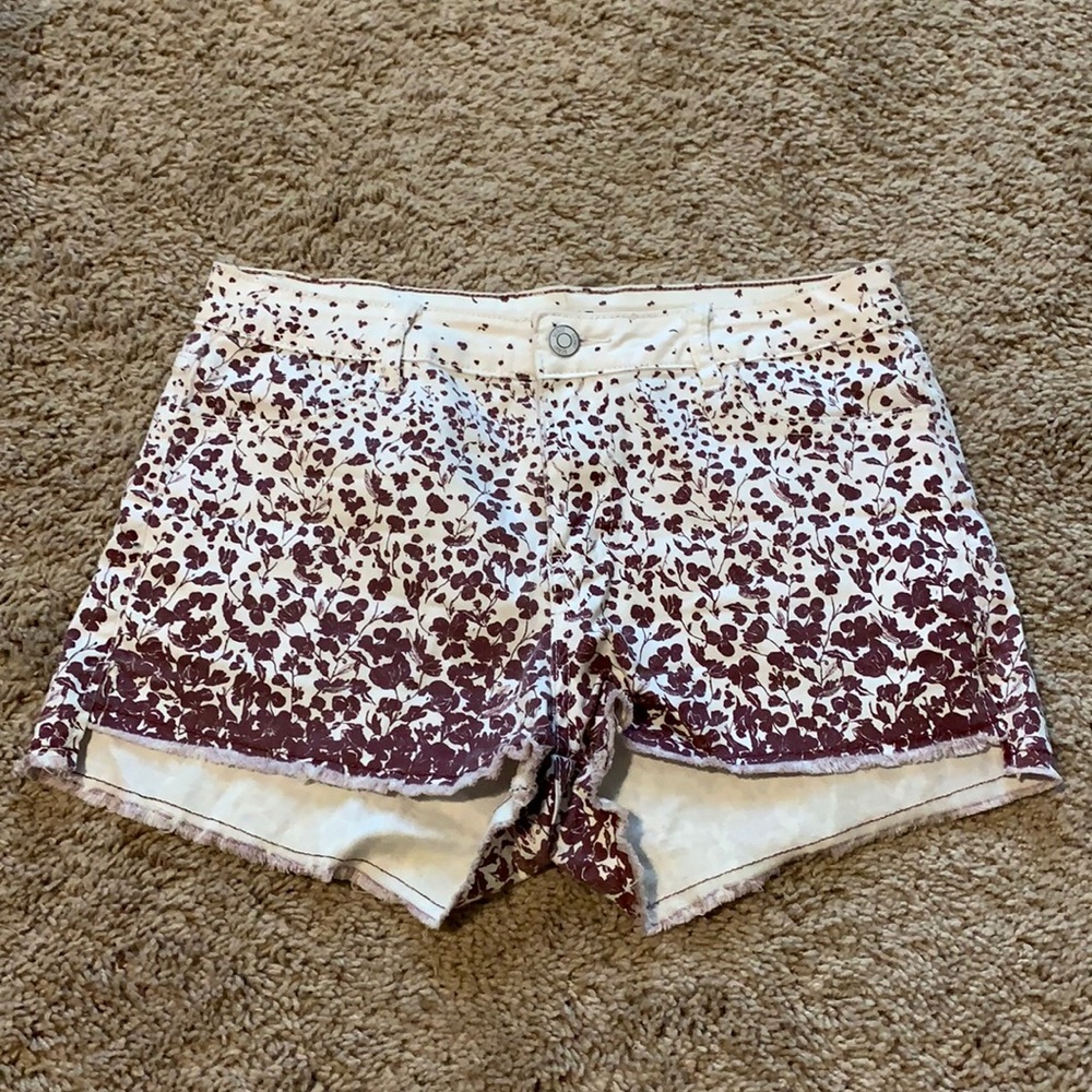 Stretchy Flower shorts!